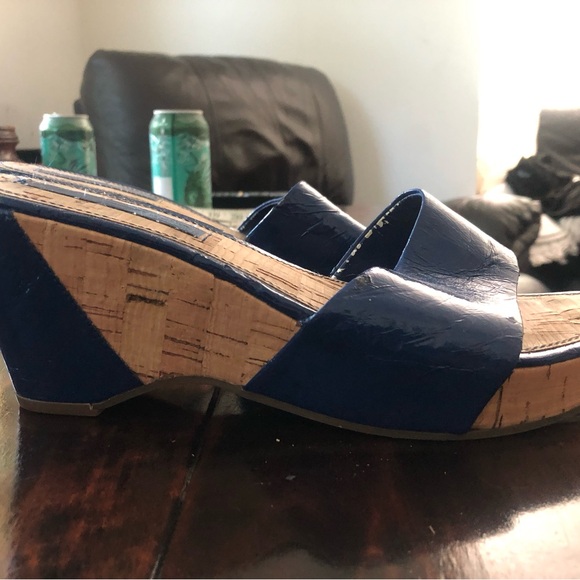 3/$25 BANDOLINO 8.5 Royal blue wedge sandals - Picture 8 of 11